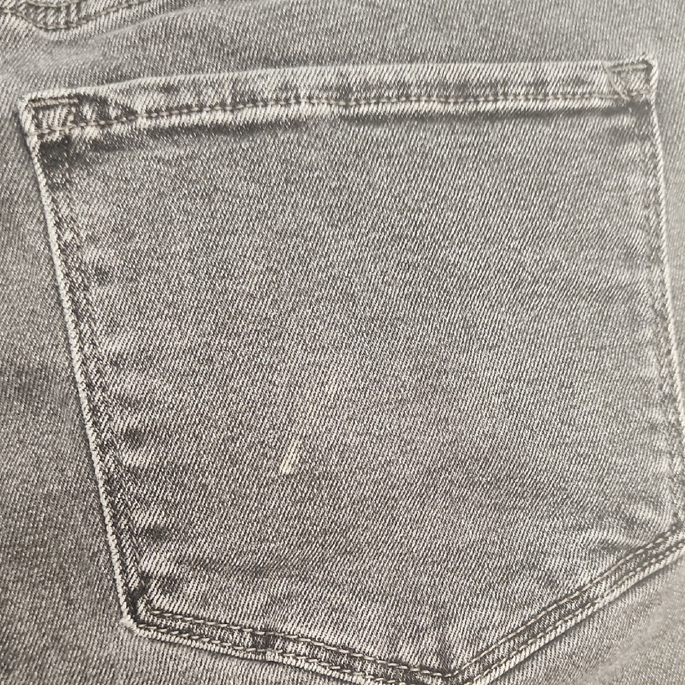 Old Navy Charcoal Distressed Cropped Jeans - Picture 11 of 13